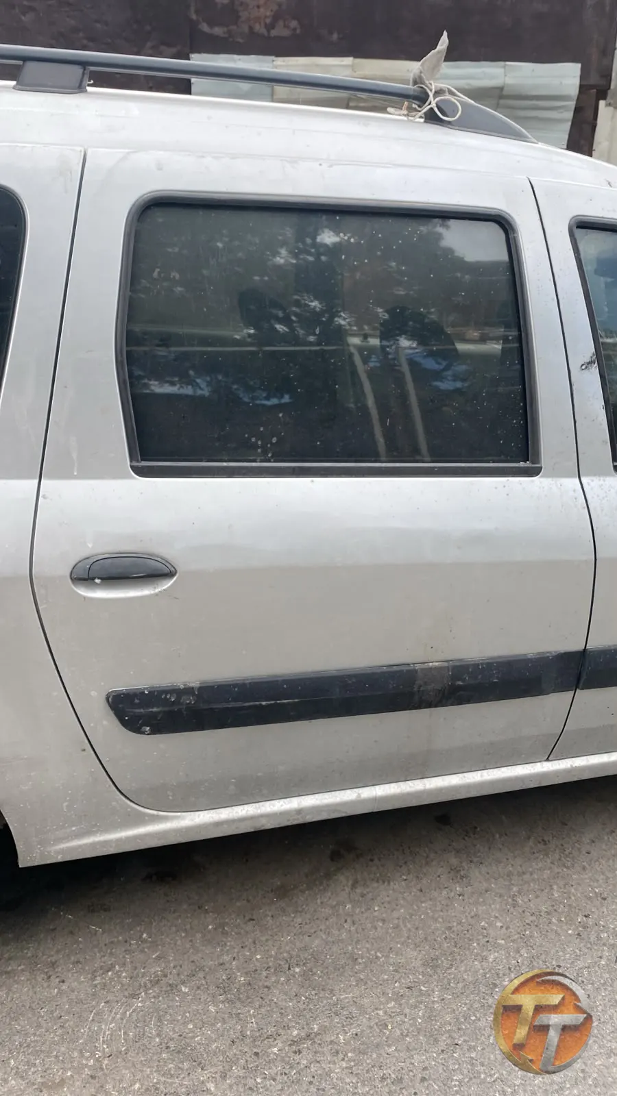 Logan mcv sağ arka kapı