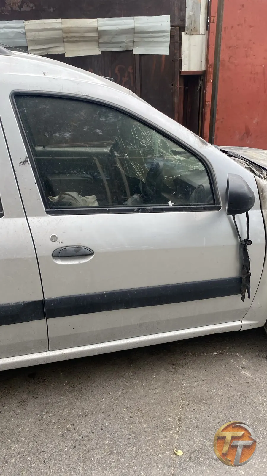 Logan mcv sağ ön kapı