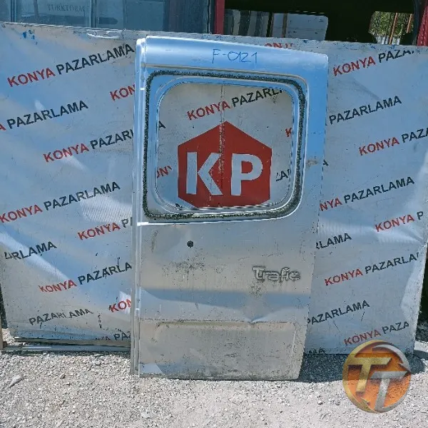 Renault Trafic sağ bagaj kapağı F-0121