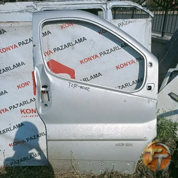 Renault Trafic sağ ön kapı Tcr bölgesi-0002