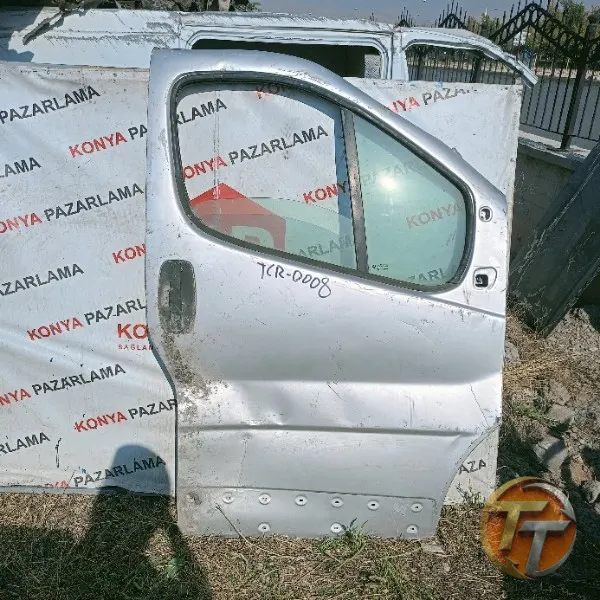 Renault Trafic sağ ön kapı Tcr bölgesi-0008