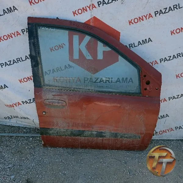 Tata sağ ön kapı Trö-0108