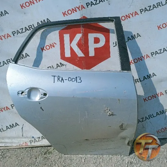 Toyota Auris sağ arka kapı Tra-0013
