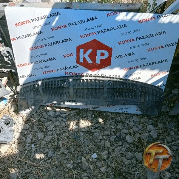 Toyota Corolla ön tampon alt karlık P-1517