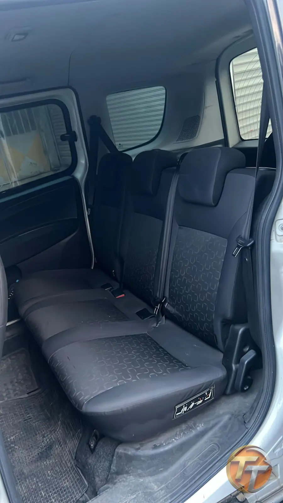 Fiat Doblo geniş aile arka koltuk
