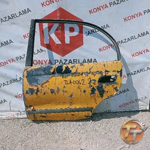 Toyota Corolla sol arka kapı Tla-0042