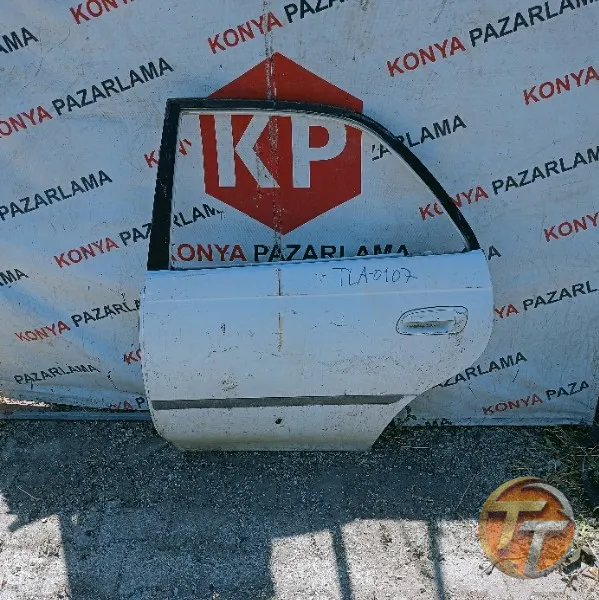 Toyota Corolla sol arka kapı Tla-0107