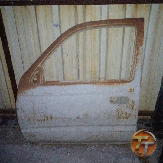 TOYOTA Hilux sol ön kapı Elö-0040 Esan