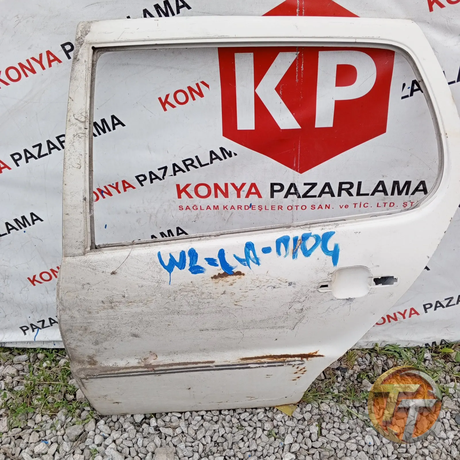 VOLKSWAGEN GOLF 4 SOL ARKA KAPI W2-L-A-0104