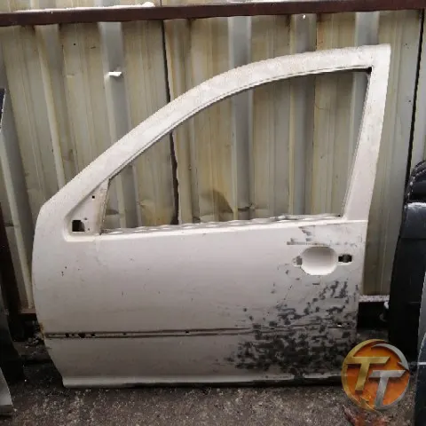 VOLKSWAGEN GOLF 4 sol ön kapı Elö-0118 Esan