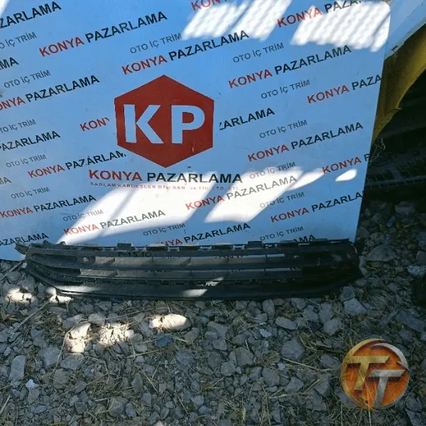 Volkswagen Jetta ön tampon orta ızgara P-1510