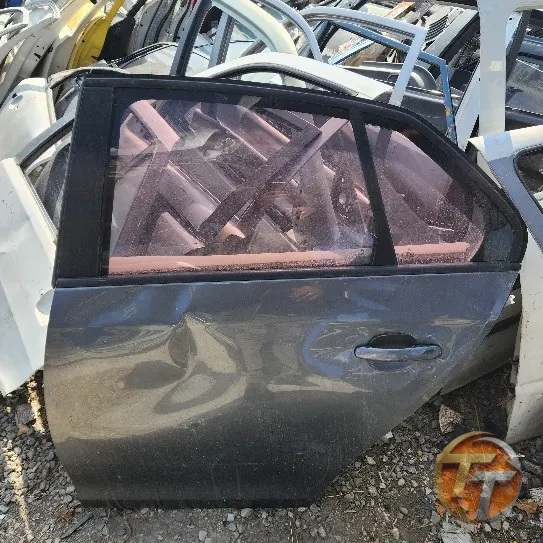 Volkswagen jetta sol arka kapı