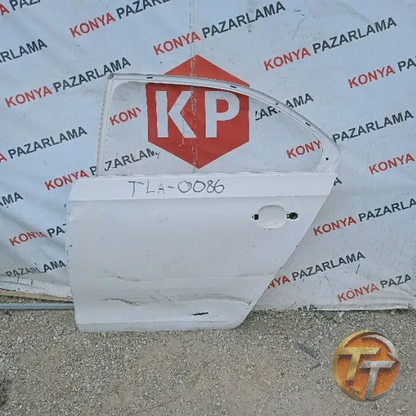 Volkswagen Jetta sol arka kapı Tla-0086