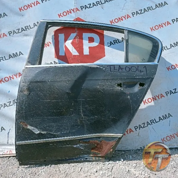 Volkswagen Passat sol arka kapı Tla-0041