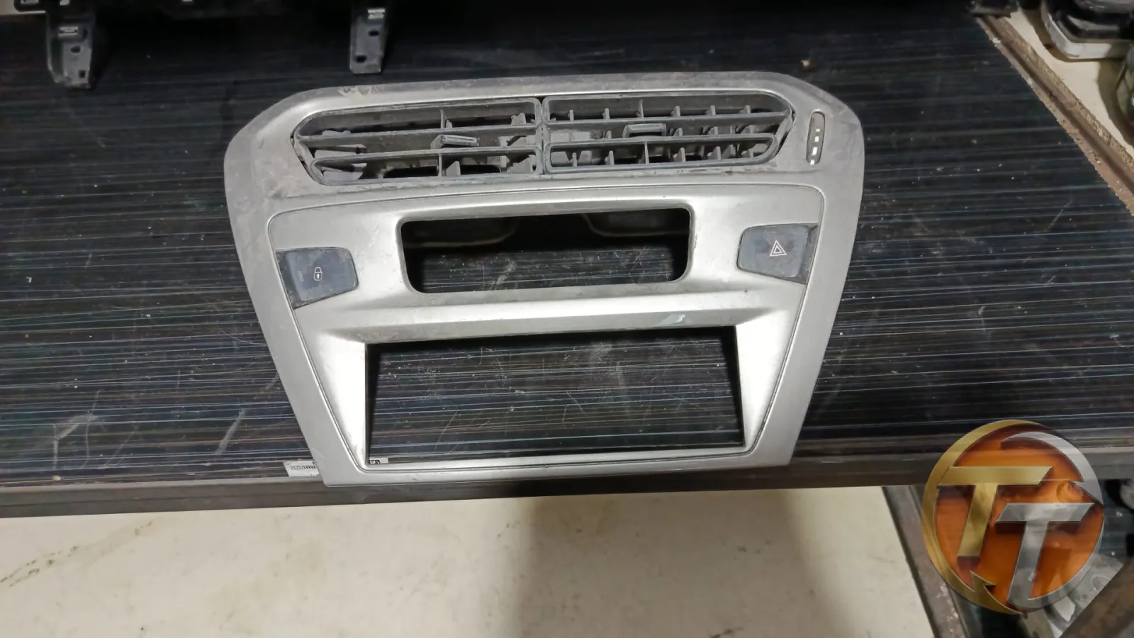 Peugeot 301