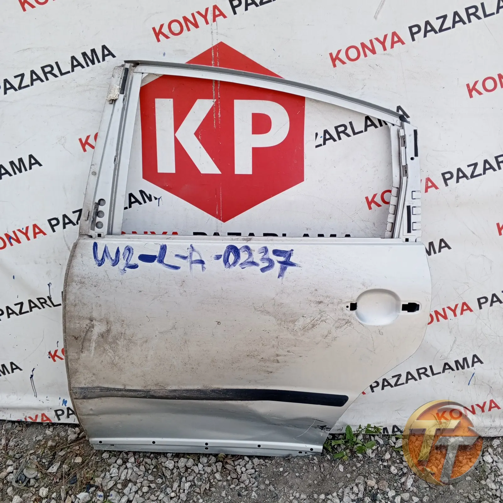 VOLSKWAGEN PASSAT B5 SOLA ARKA KAPI W2-L-A-0237