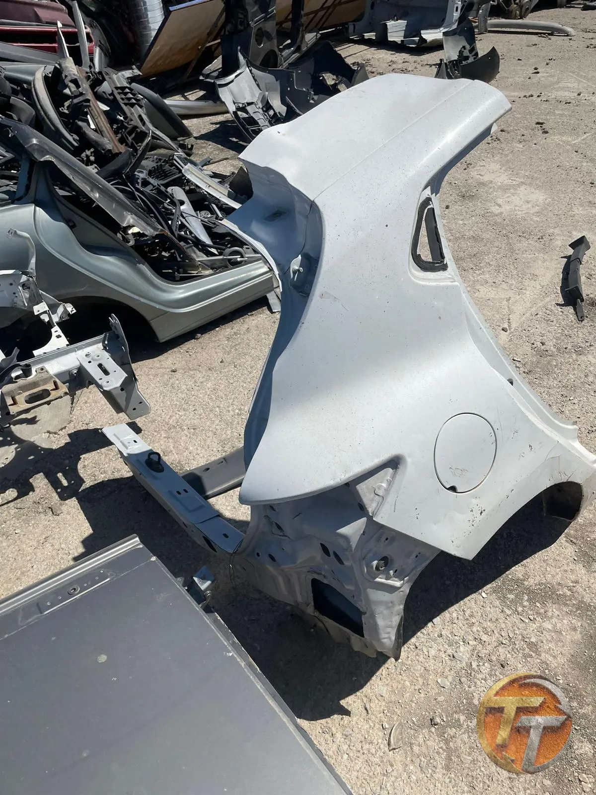 Renault clio 4 sağ arka çamurluk