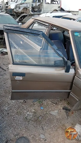 Renault 9 sağ ön kapı hatasız orijinal