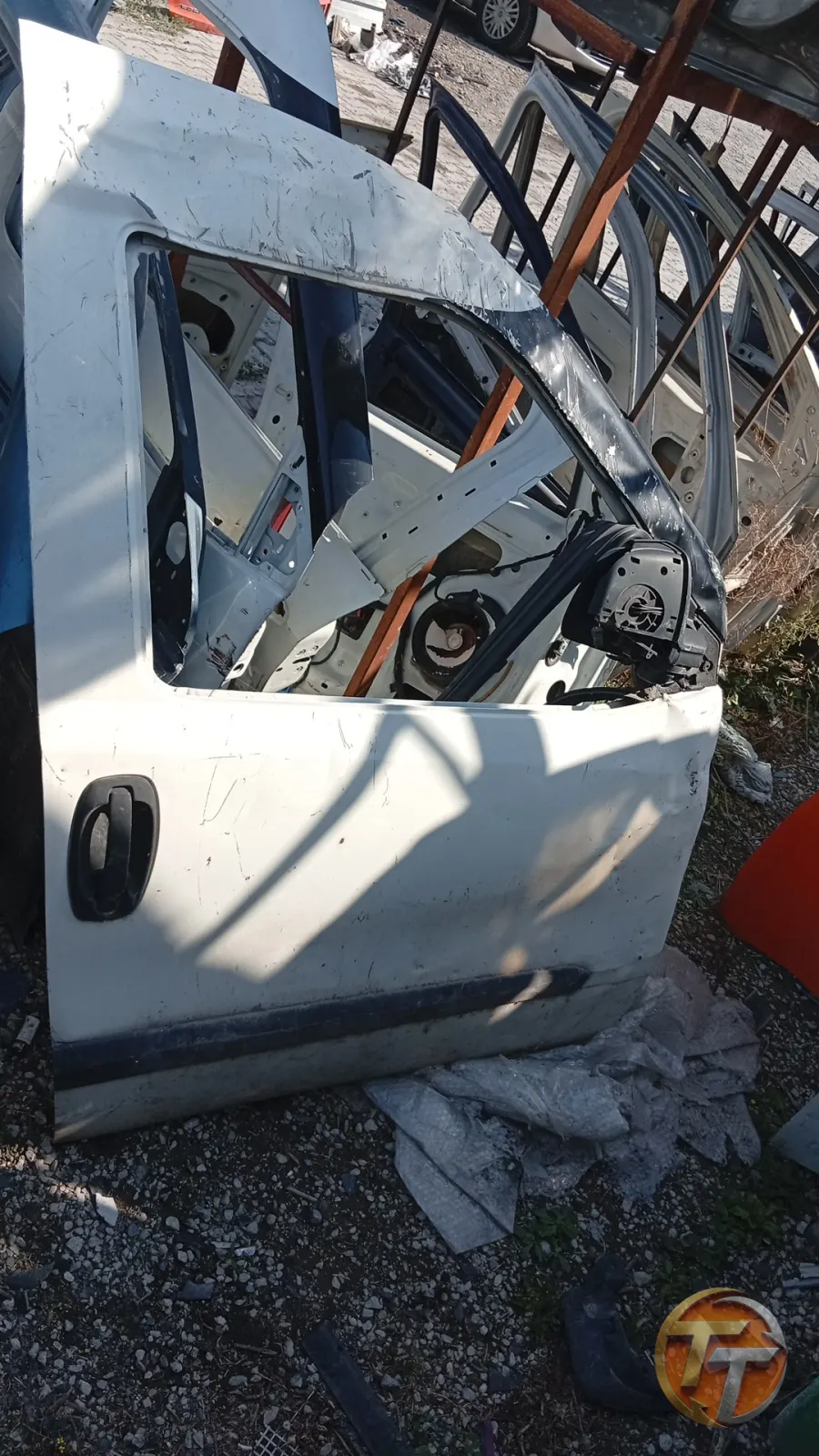 Doblo3 sağ ön kapı
