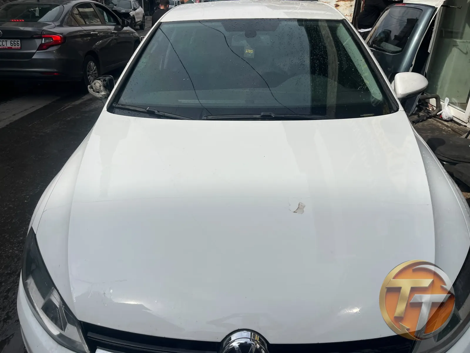 Volkswagen golf ön kaput