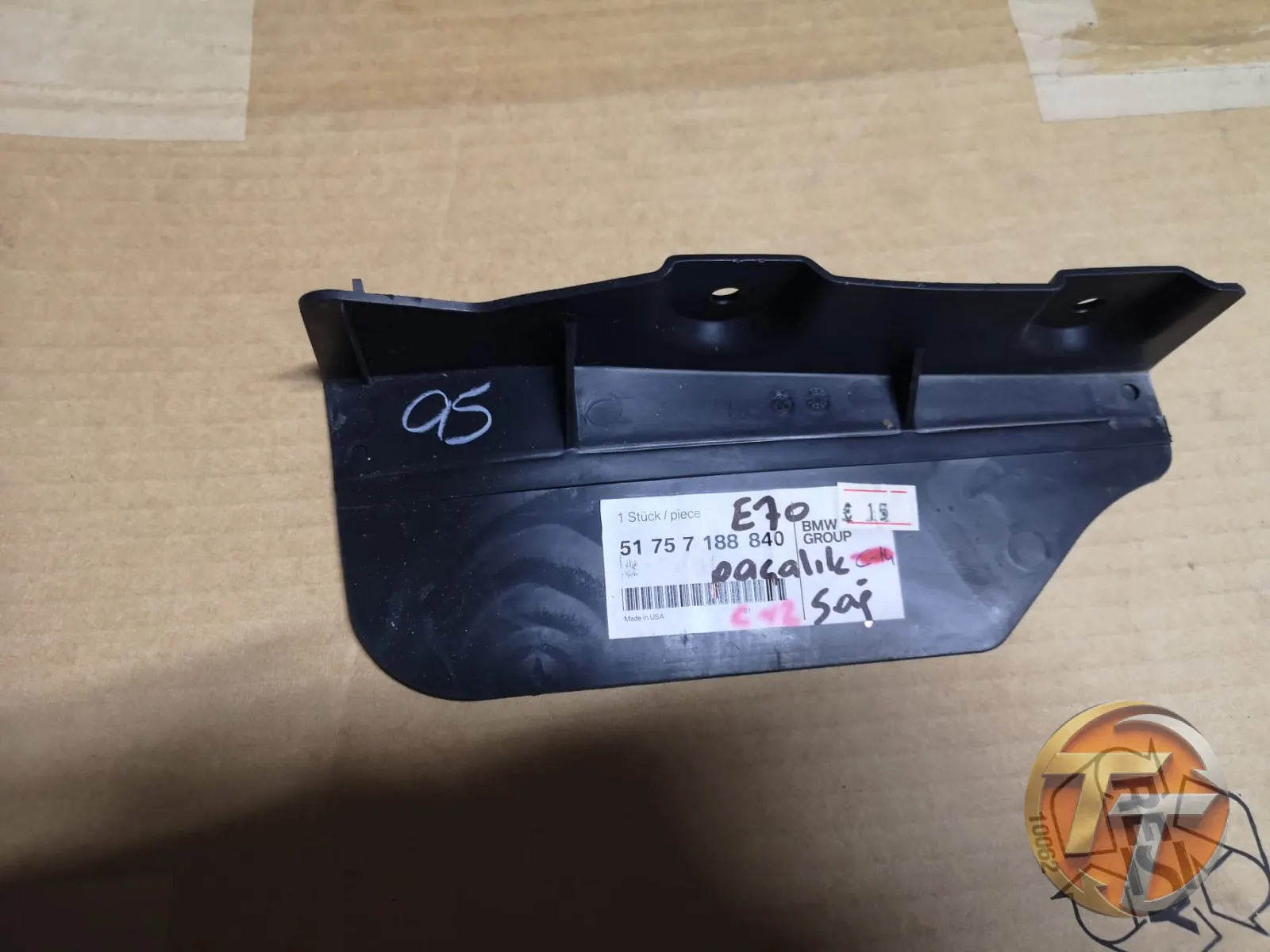 BMW E70 X5 Sağ Çamurluk Davlumbazı Paçalık 51757188840