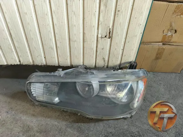 Otomobil Sağ Ön Far