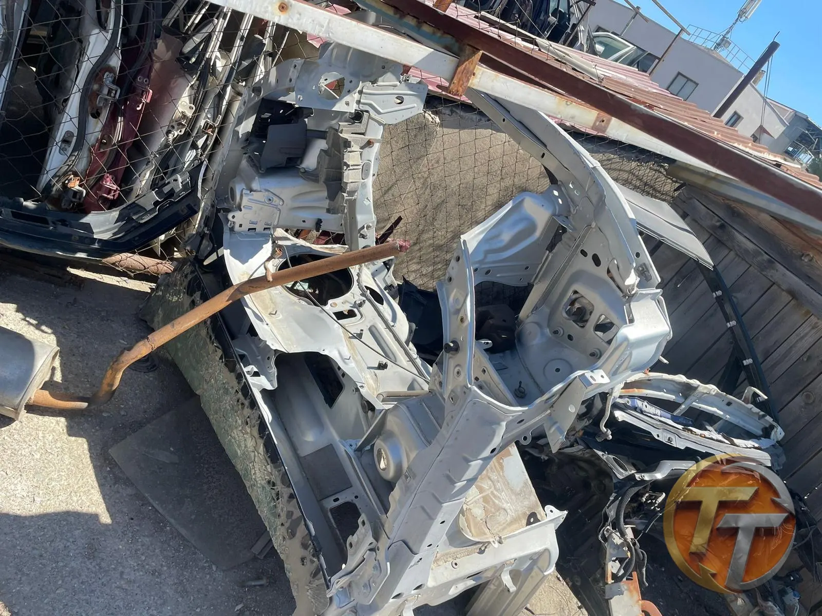 Renault Clio yarım ön sağ podye