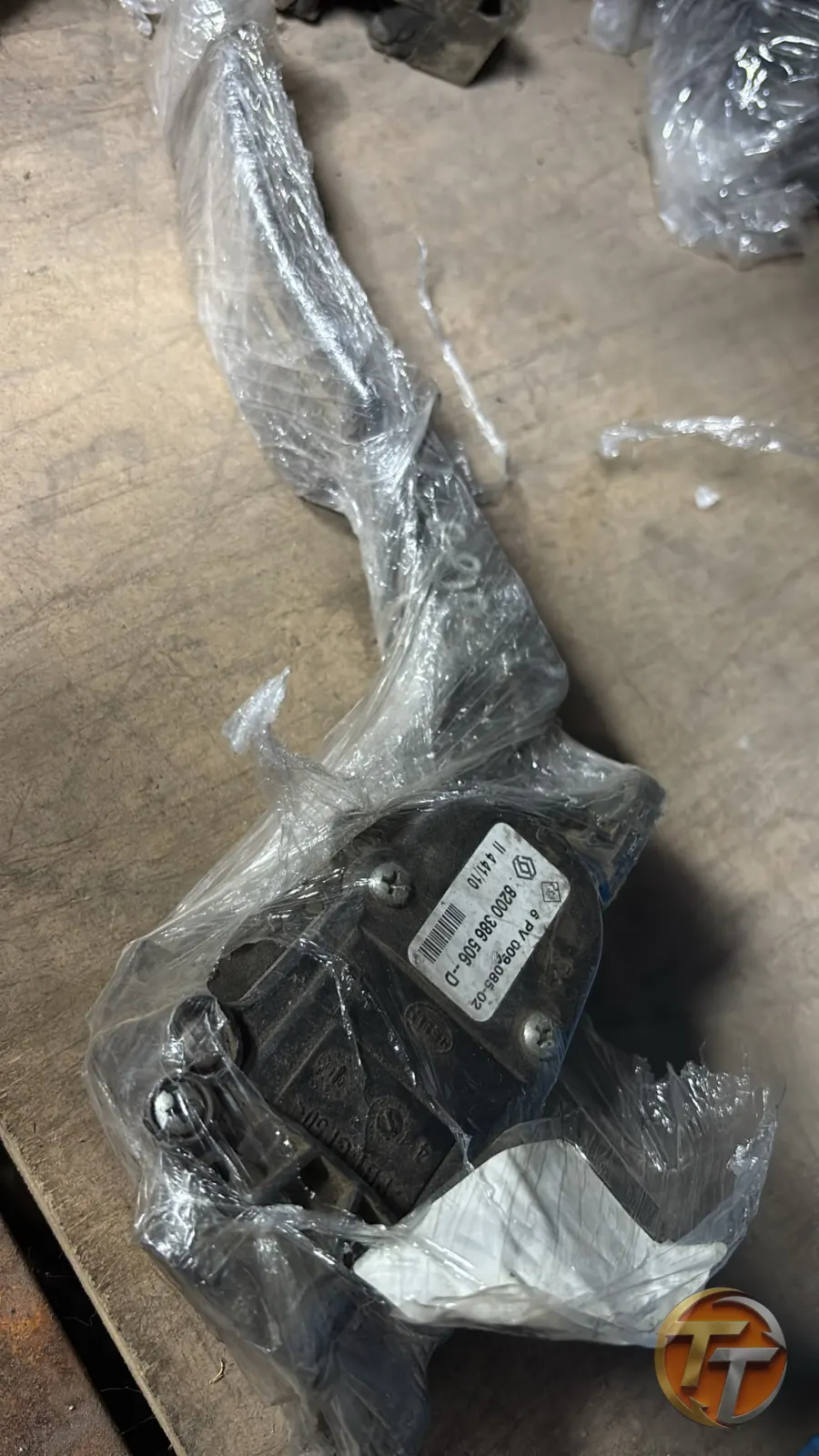 dacia logan sandero elektrıklı gaz pedalı 8200386506