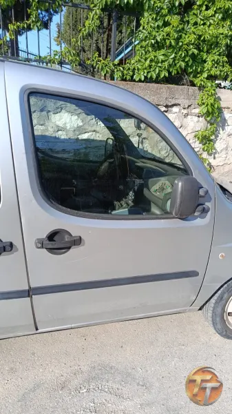 Fiat Doblo sağ ön kapı