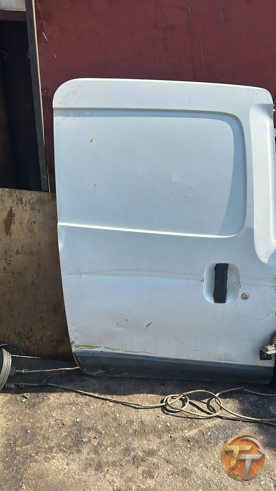 Dacia döker sağ arka kapı