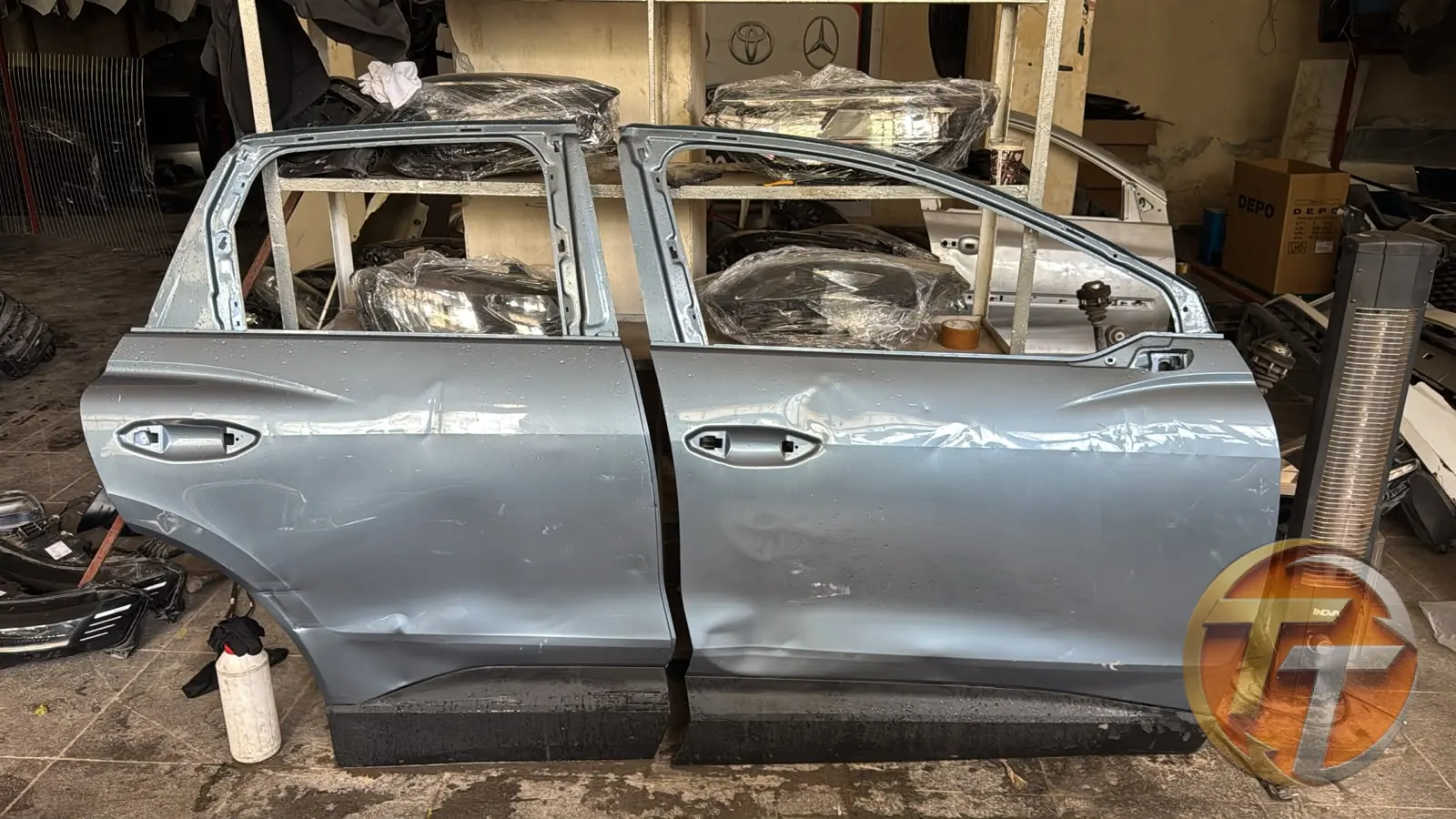 AUDİ Q4 E TRON sağ ön sağ arka kapı
