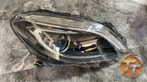 Mercedes b180 2012 sağ far