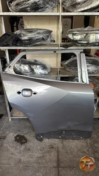 Peugeot 2008 sağ arka kapı