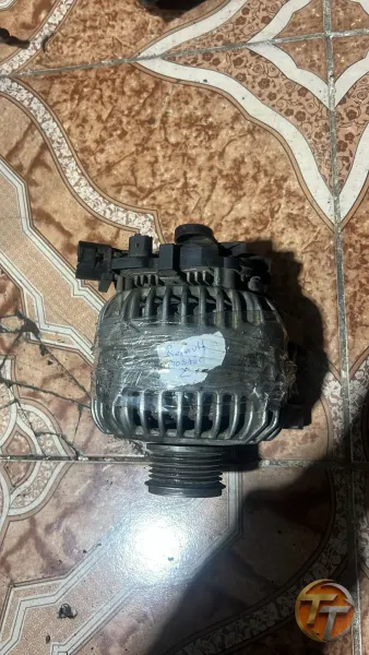 Renault  trafik master 2 şarj dinamosu