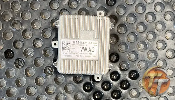 992941571AA WOLSWAGEN  ( VAG) LED FAR BEYNİ