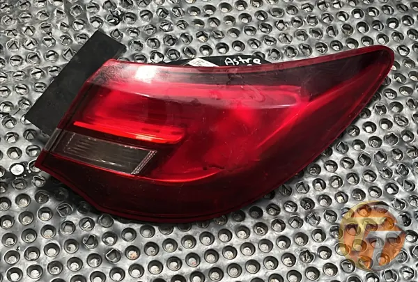 Opel ASTRA J SEDAN  KASA SAĞ ARKA STOP  LAMBASI 90015087