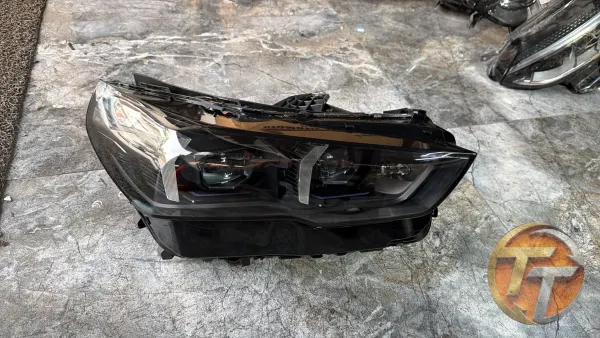 BMW g60 5 kasa sağ far (içi siyah shadow)