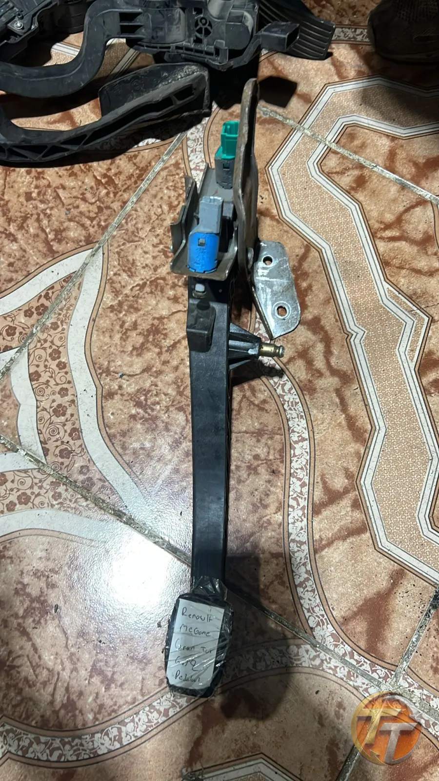 Renault megan 2 fen pedalı