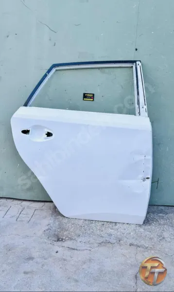 toyota auris sağ arka kapi çikma original