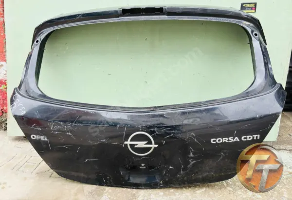 opel corsa d arka bagaj kapağı