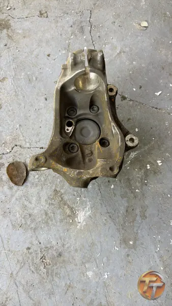 BMW g20 sağ ön taşıyıcı