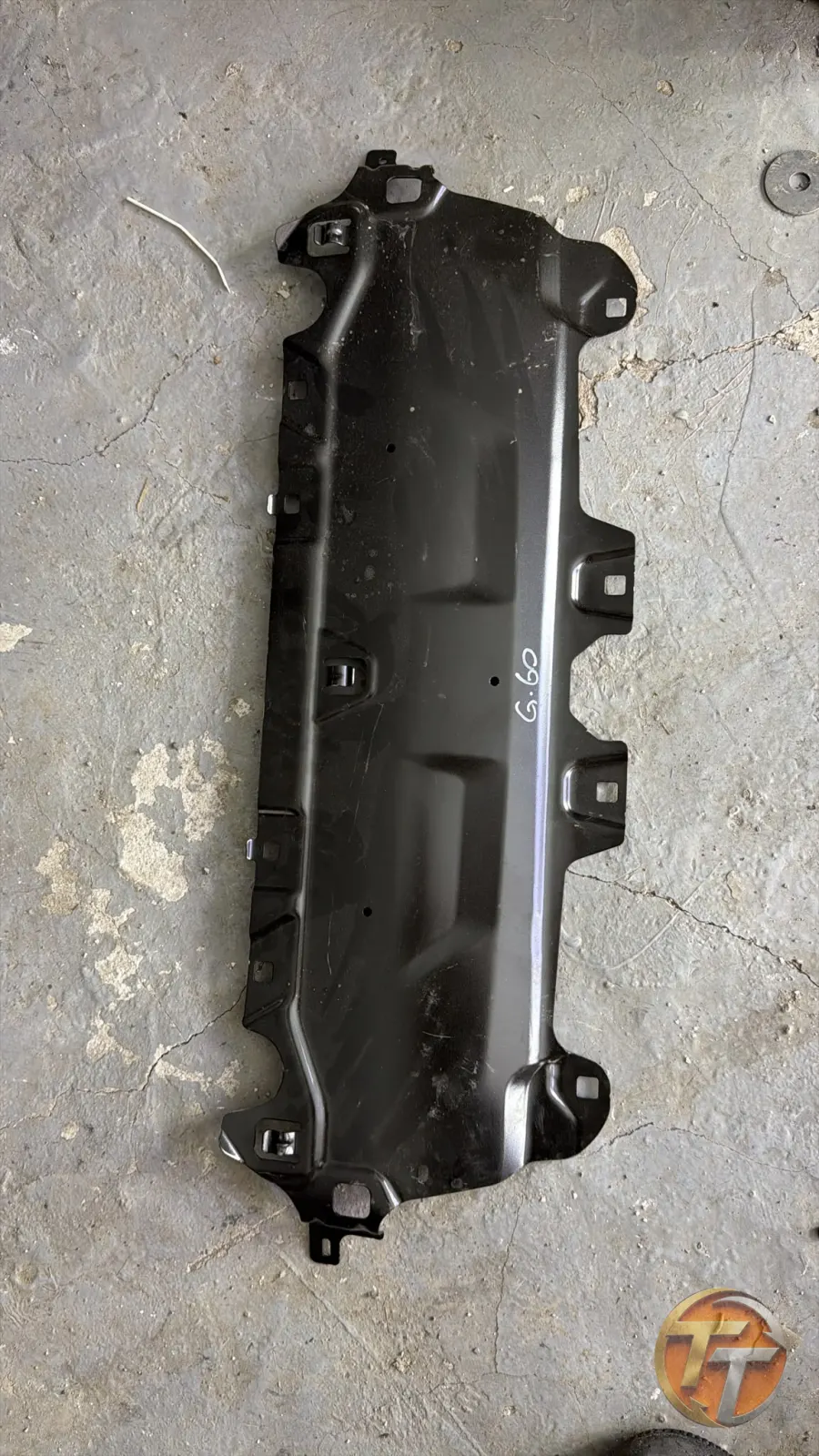 BMW g60 orta panel saçı