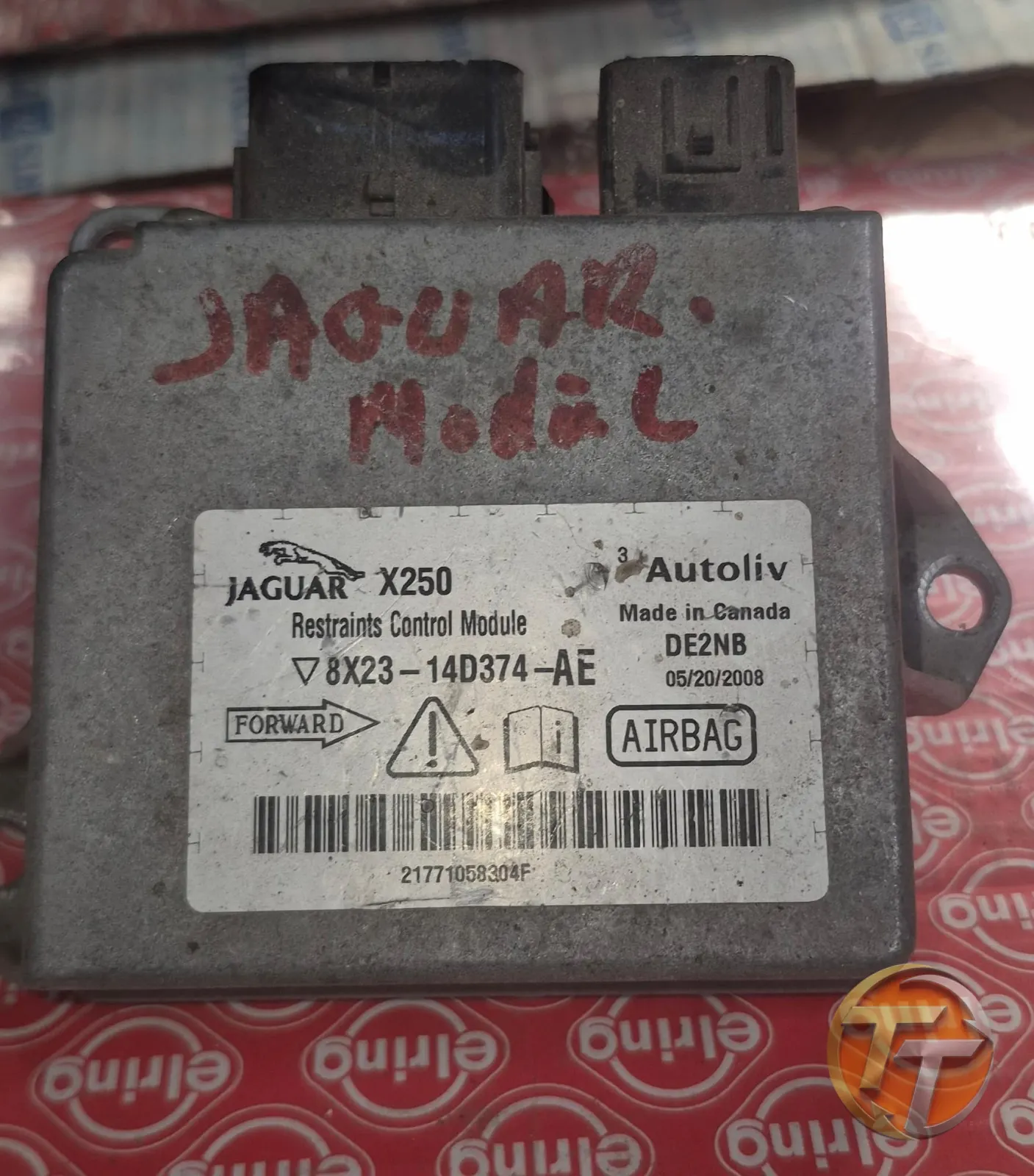 Jaguar Parça adı: Airbag / Hava Yastığı Kontrol Beyni Oem kodu: 8X23-14D374-AE Uyumlu araç modelleri: Jaguar XF: X250 [2008 – 2015]