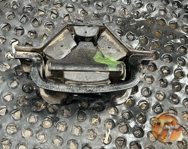 MERCEDES VİTO ( W638 1936-2003 ) MODEL SAĞ MOTOR TAKOZU A6382411713