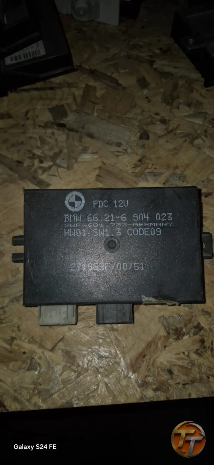 BMW Parça adı: PDC Park Mesafe Kontrol Modülü Oem kodu: 6621 6904023 Uyumlu araç modelleri: BMW 5 Serisi: E60 / E61 [2003 – 2010] BMW 6 Serisi: E63 / E64 [2003 – 2010] BMW 7 Serisi: E65 / E66 [2001 – 2008]