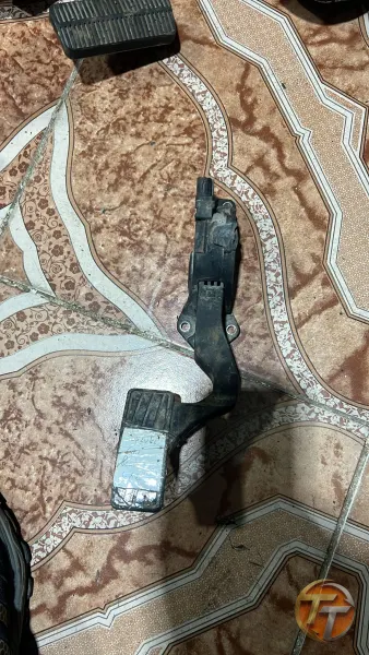 Suziki sx4 gaz pedalı