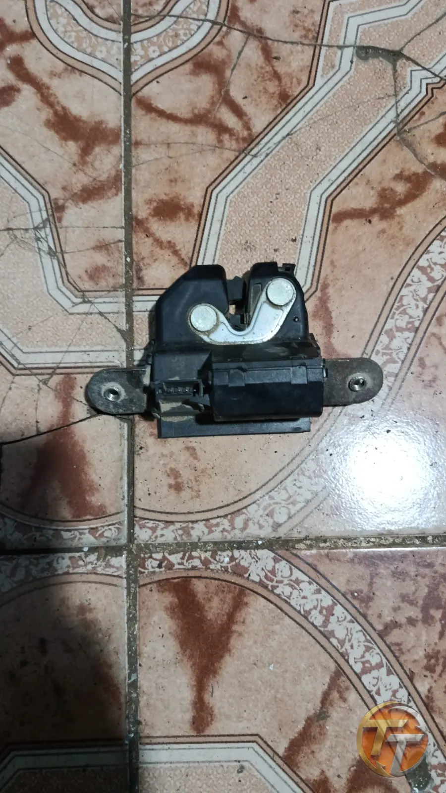 Fiat egea bagaj kilidi