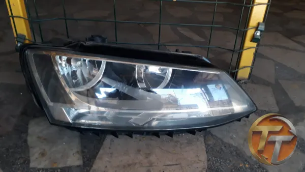 VOLKSWAGEN JETTA SAĞ FAR