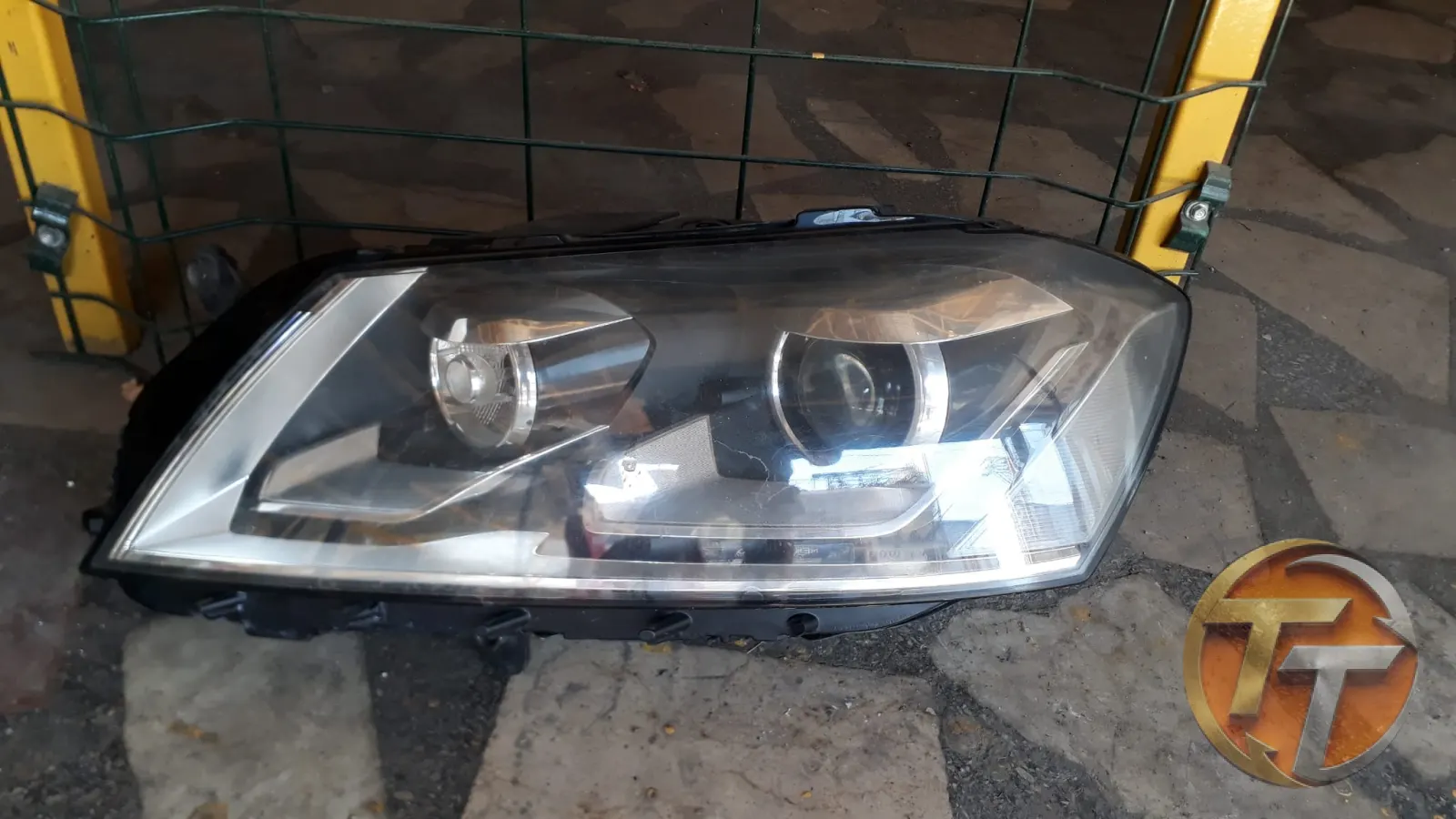 VOLKSWAGEN PASSAT B7 LEDLİ SOL FAR