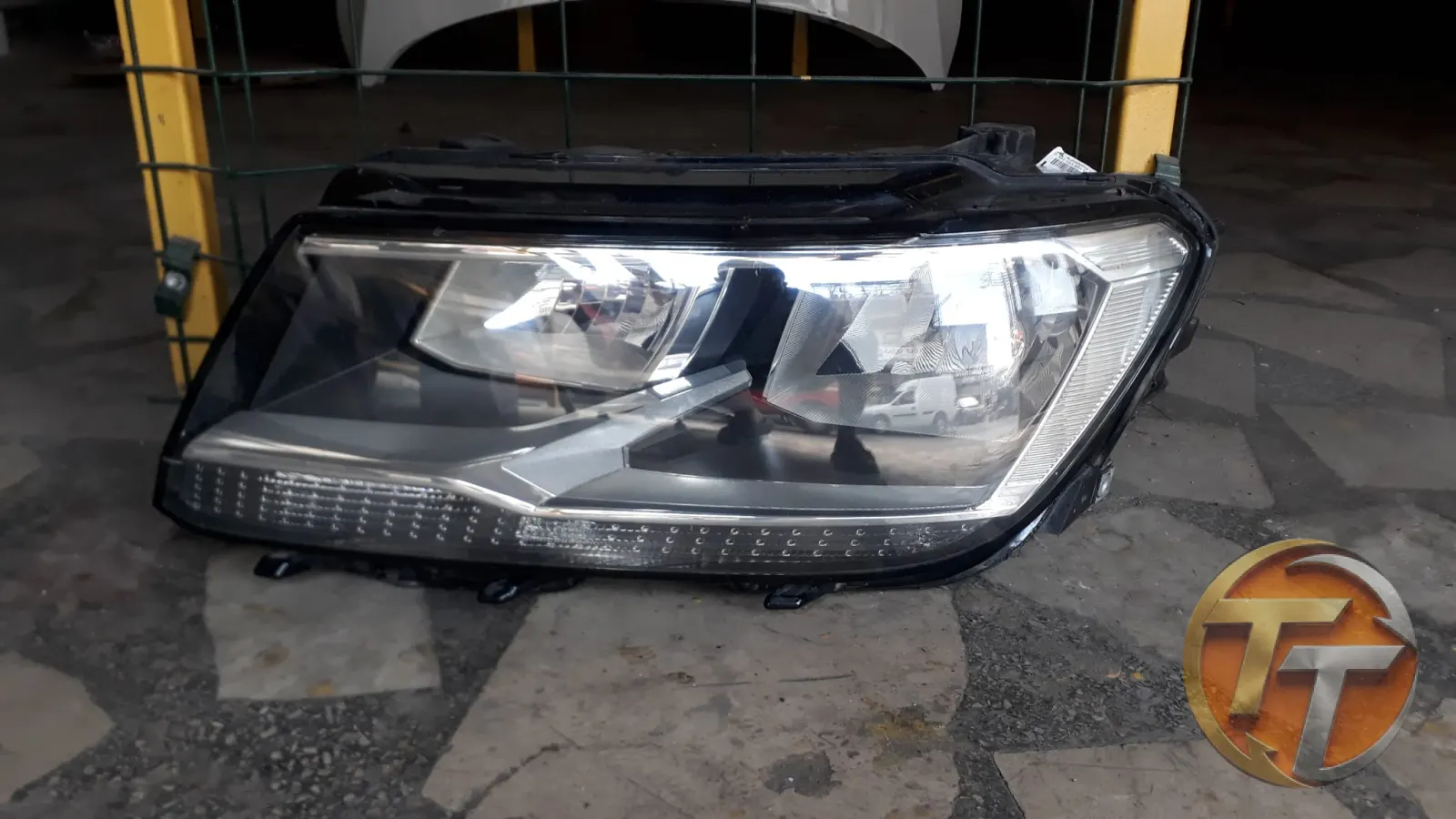 VOLKSWAGEN TİGUAN 2016 MODEL SOL FAR